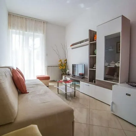 Casa vacanze In Pore With Swimming Pool Porec