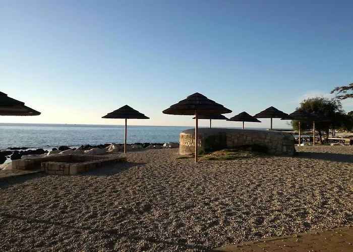 Дом отдыха In Pore With Swimming Pool