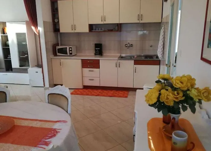 In Pore With Swimming Pool Пореч