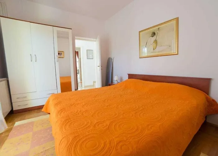 Дом отдыха In Pore With Swimming Pool