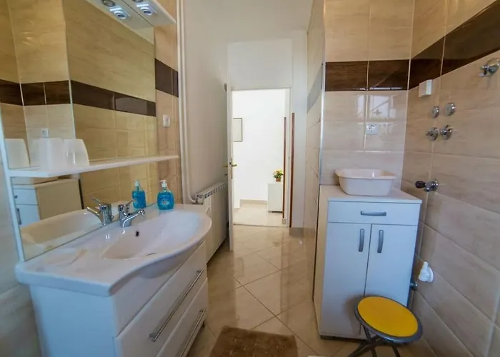 In Pore With Swimming Pool Дом отдыха