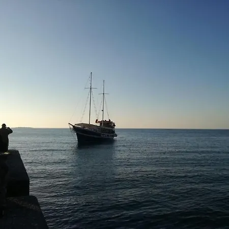 In Pore With Swimming Pool Poreč