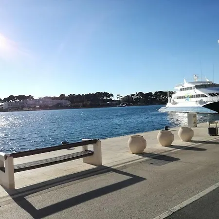 Nyaraló In Pore With Swimming Pool Poreč