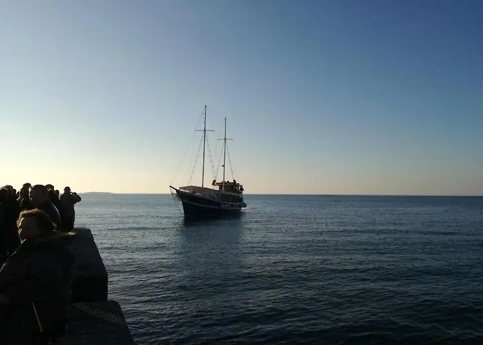 In Pore With Swimming Pool Poreč