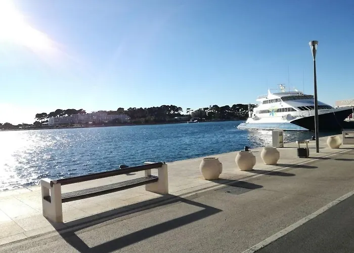 Feriehus In Pore With Swimming Pool Poreč