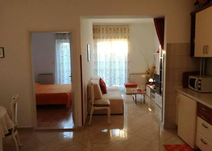 In Pore With Swimming Pool * Poreč