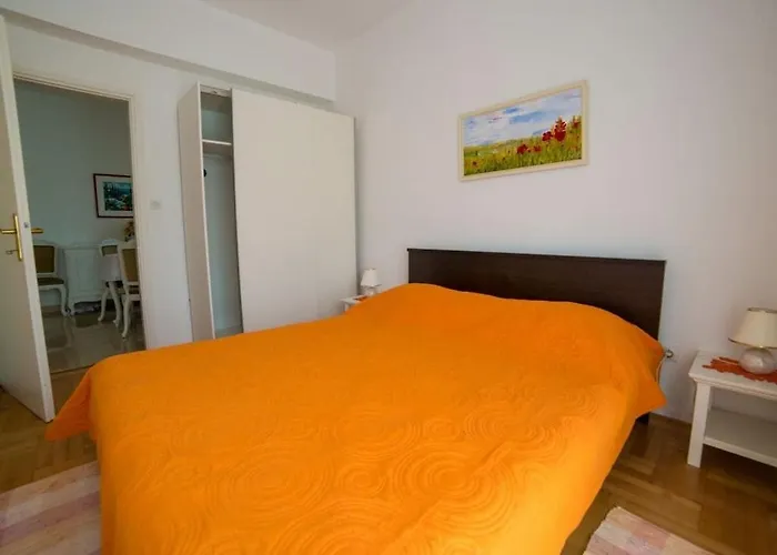 In Pore With Swimming Pool Feriehus