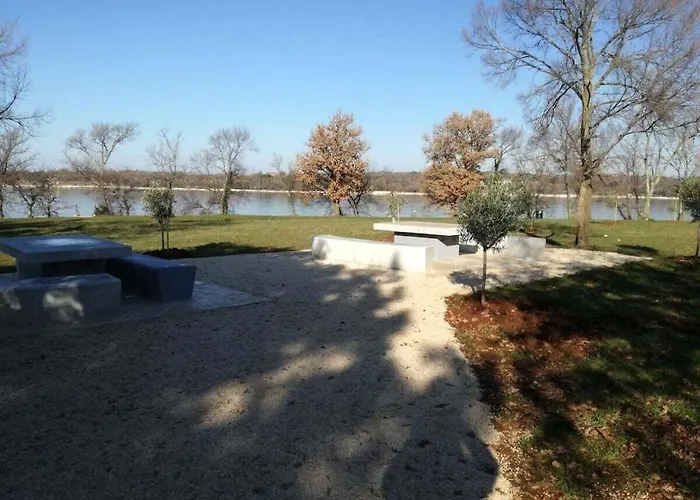 Feriehus In Pore With Swimming Pool Poreč